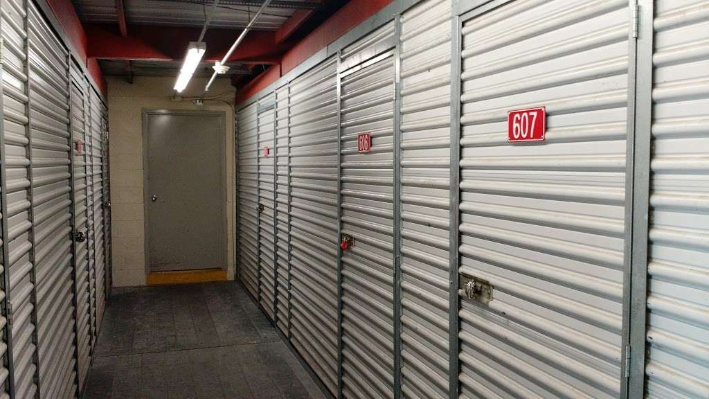 Public Storage | 8401 Lansdowne Ave, Upper Darby, PA 19082, USA | Phone: (484) 450-6260