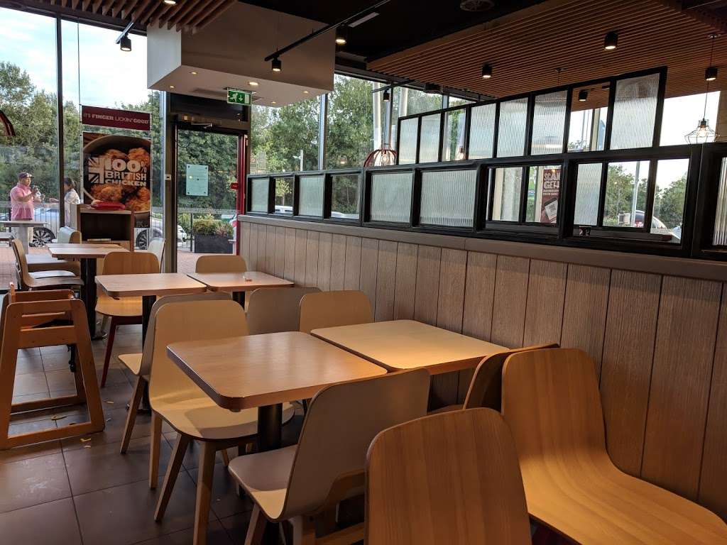 KFC Greenford | Alperton Ln, Greenford UB6 8AA, UK | Phone: 020 8997 1148