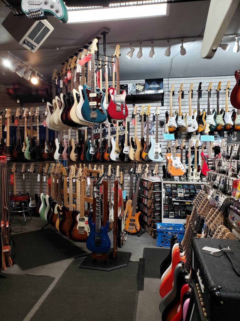 Marks Guitar Exchange | 945 Otay Lakes Rd UNIT G, Chula Vista, CA 91913, USA | Phone: (619) 421-2343