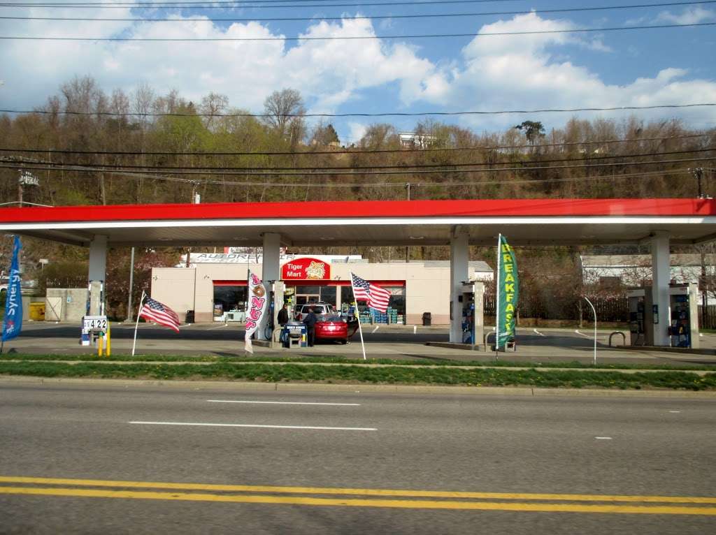 Exxon | 478 River Rd, Edgewater, NJ 07020, USA | Phone: (201) 313-5323