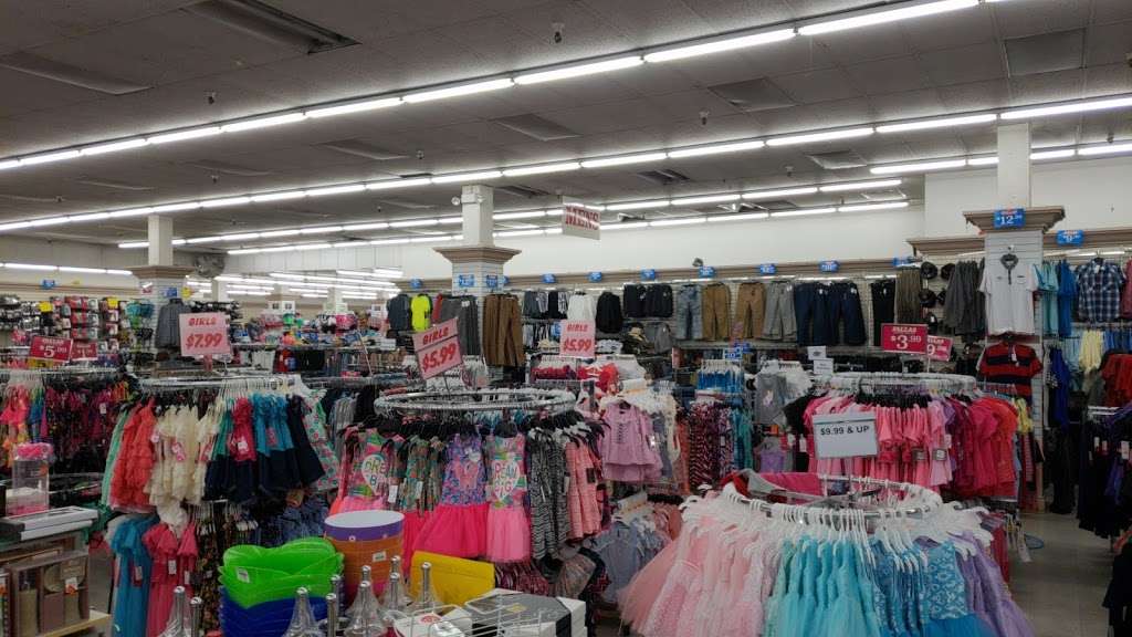 Fallas Paredes Discount Stores | 2230 E Lincoln Ave, Anaheim, CA 92806, USA | Phone: (714) 956-8796