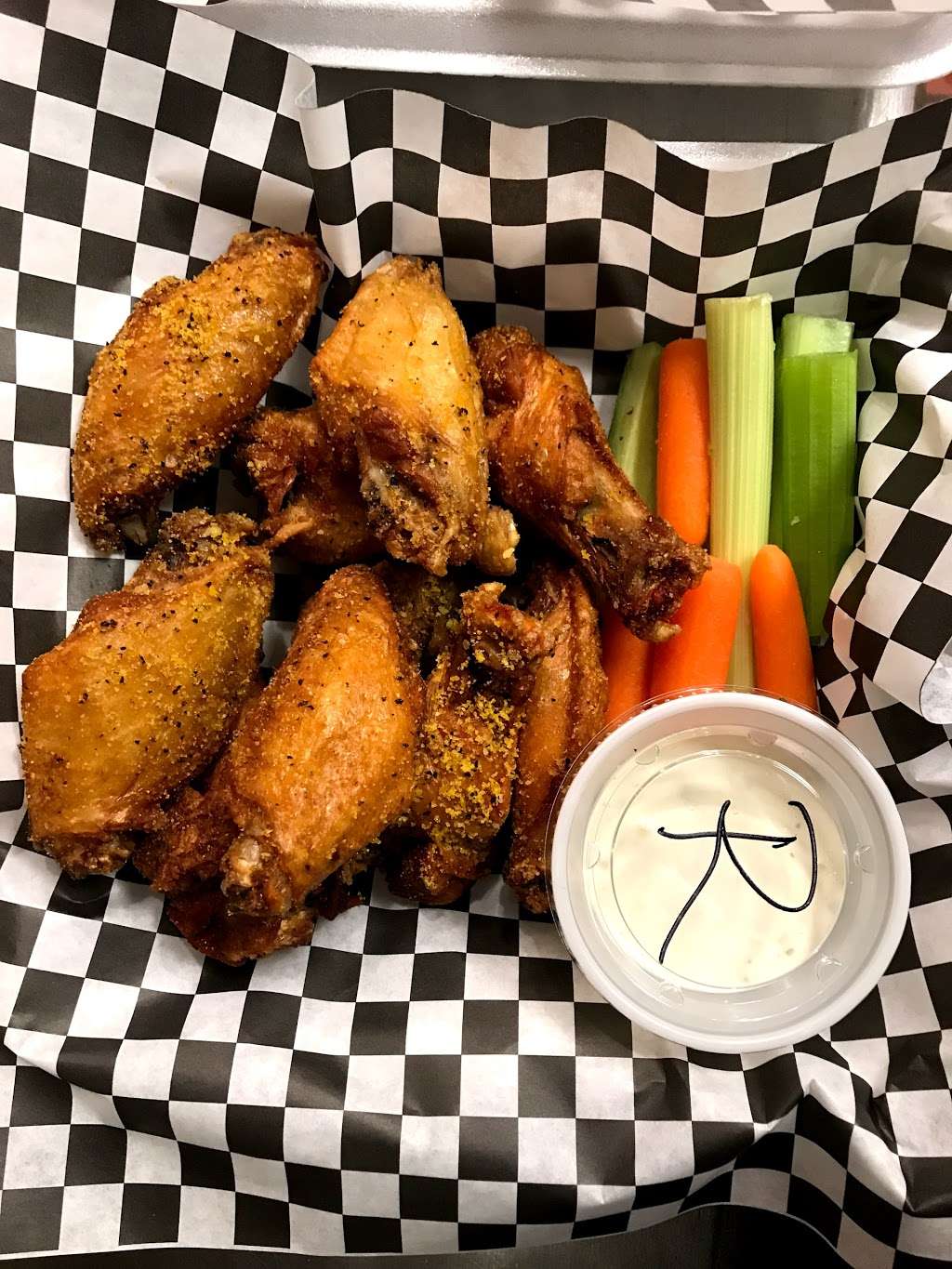 Wing Bar - Big Time Wings | 8320 N Michigan Rd, Indianapolis, IN 46268, USA | Phone: (317) 731-7121