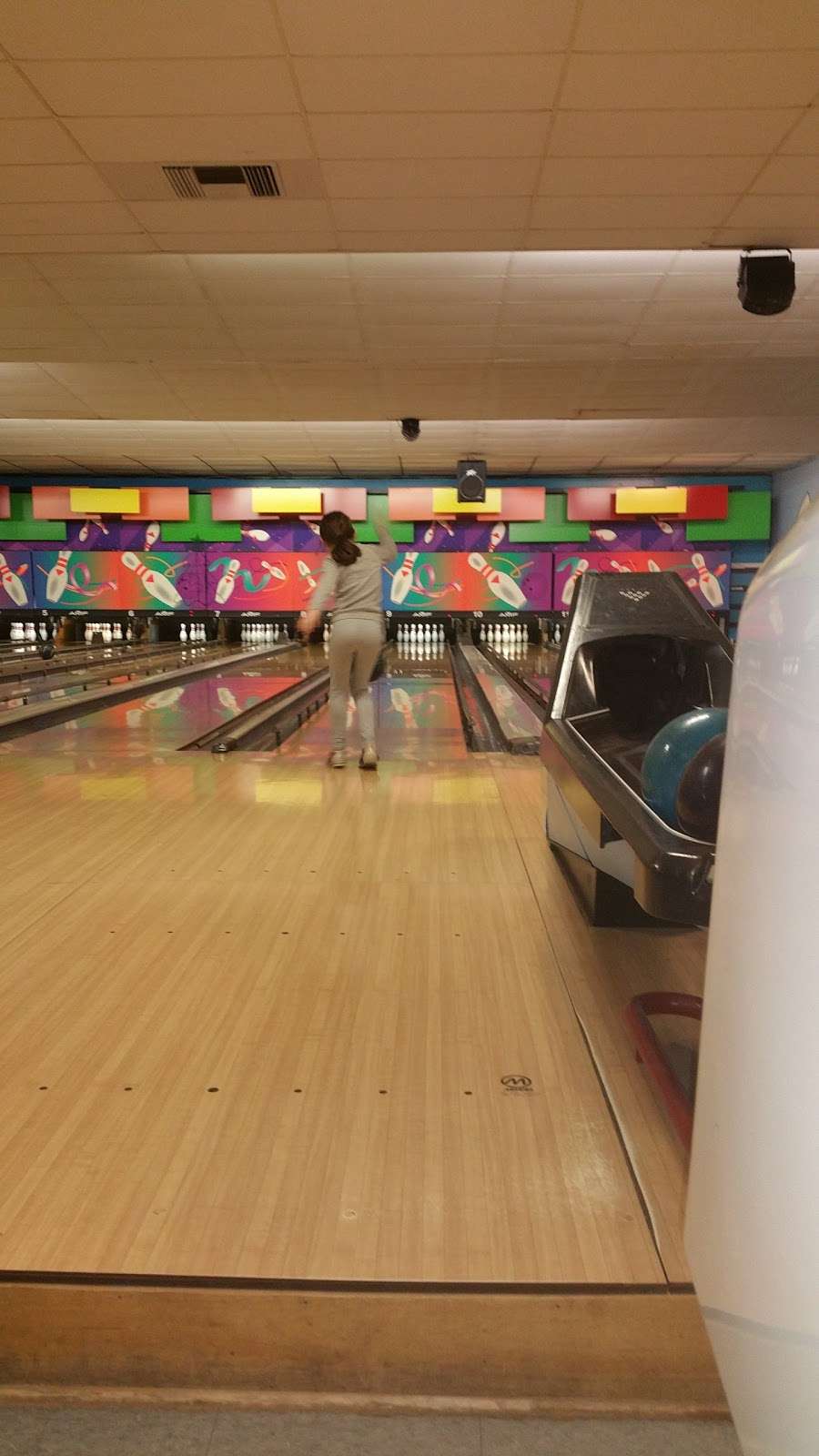 West Hunterdon Lanes | 1089 NJ-12, Frenchtown, NJ 08825, USA | Phone: (908) 996-2248