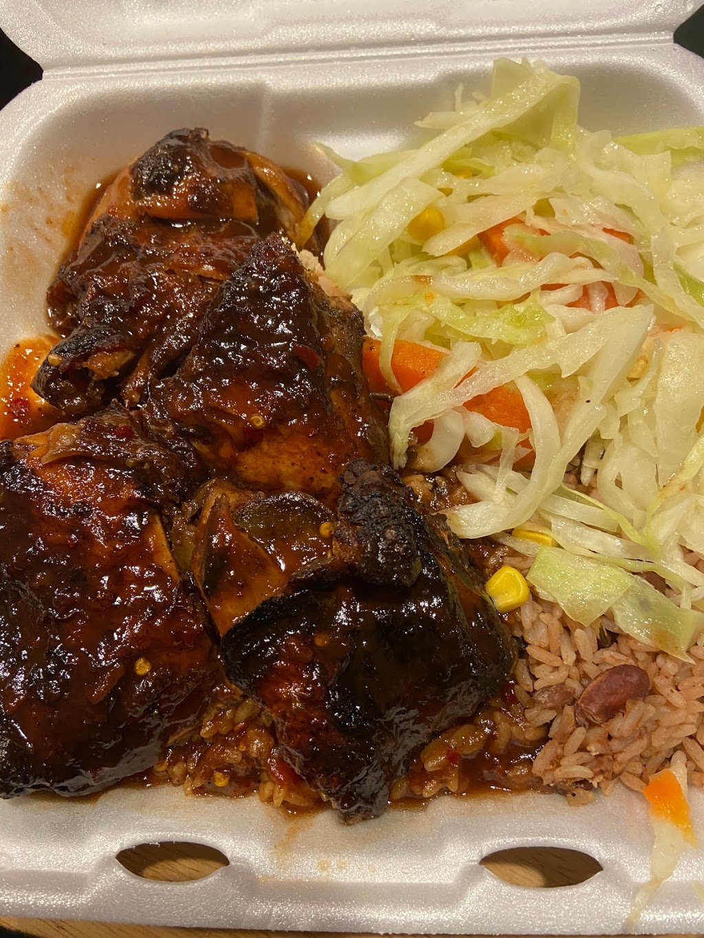 Jamaican Signature Restaurant | 3312 W 105th St, Cleveland, OH 44111, USA | Phone: (216) 862-9100