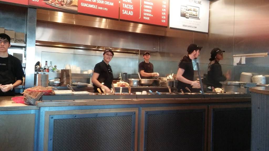 Chipotle Mexican Grill | 4484 Bryant Irvin Rd Ste 101, Fort Worth, TX 76132 | Phone: (817) 735-4506