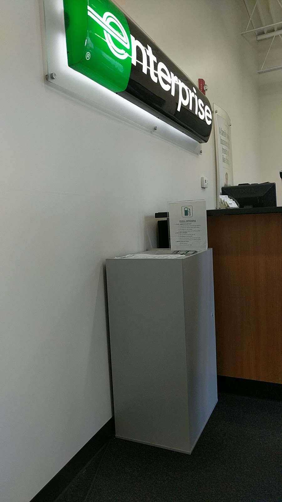 Enterprise Rent-A-Car | 1155 W Dundee Rd, Arlington Heights, IL 60004 | Phone: (847) 577-1020