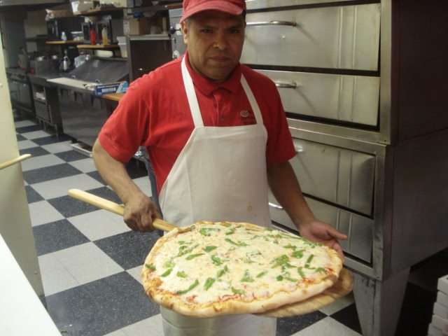 Vinces pizza | 9 S Main St, Smithsburg, MD 21783, USA | Phone: (301) 824-3939