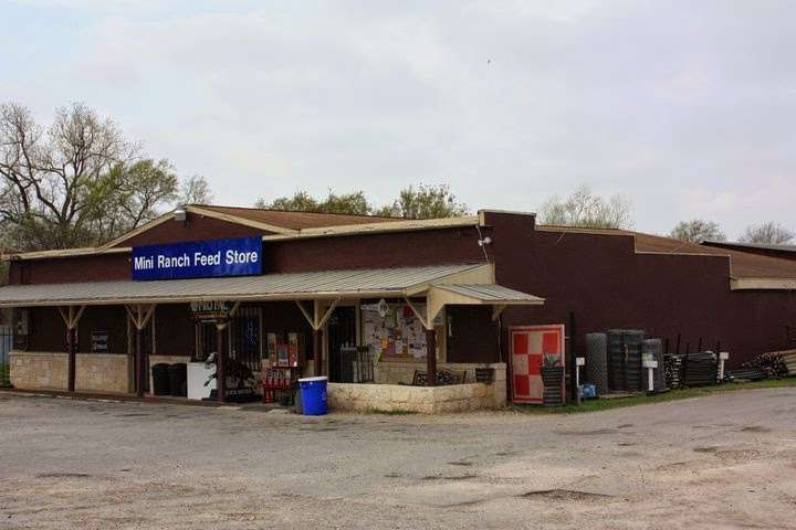 Mini Ranch Feed Store | 10103 Moursund Blvd, San Antonio, TX 78221, USA | Phone: (210) 628-1535