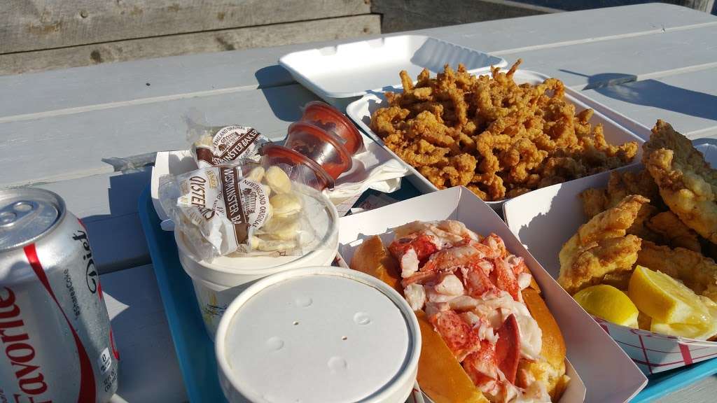 Green Harbor Lobster Pound Inc | 131 Beach St, Green Harbor, MA 02041 | Phone: (781) 834-4571