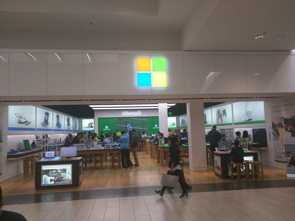 Microsoft Store | 331 Los Cerritos Center, Cerritos, CA 90703, USA | Phone: (562) 356-4500