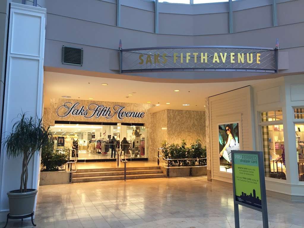 Saks Fifth Avenue | 800 Boylston St, Boston, MA 02199 | Phone: (617) 262-8500