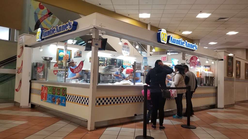 Auntie Annes | 625 Atlantic Ave, Brooklyn, NY 11217, USA | Phone: (718) 398-4390