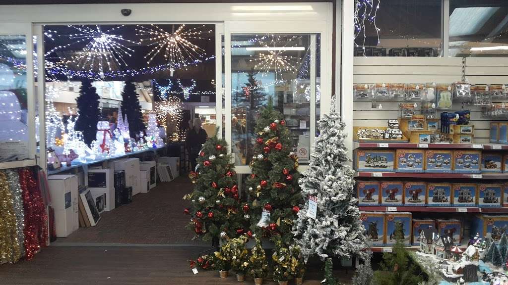 Knights Garden Centre | Limpsfield Rd, Warlingham, Chelsham CR6 9DZ, UK | Phone: 01883 622340