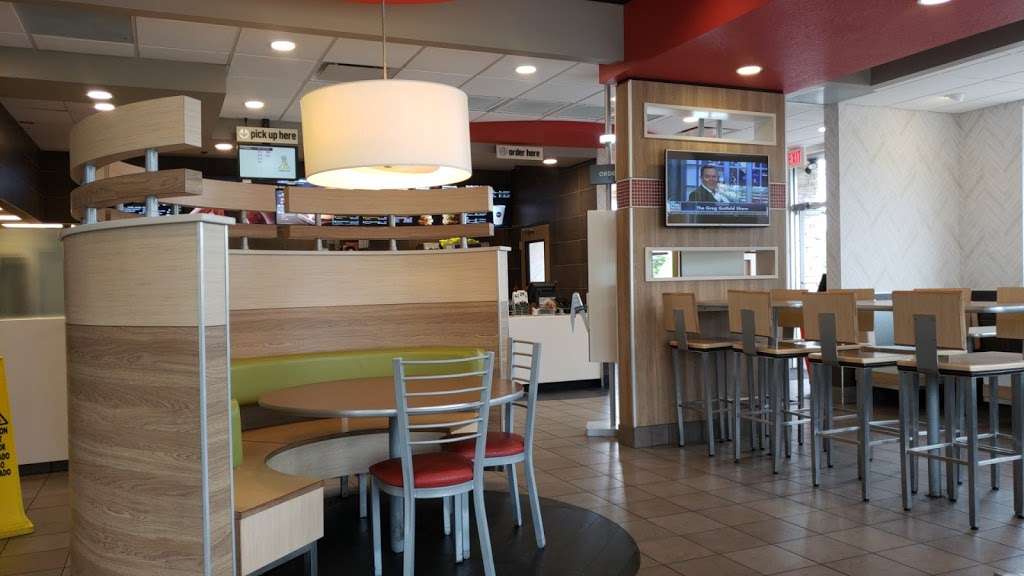 McDonalds | 131 Howland Blvd, Deltona, FL 32738, USA | Phone: (407) 302-0100