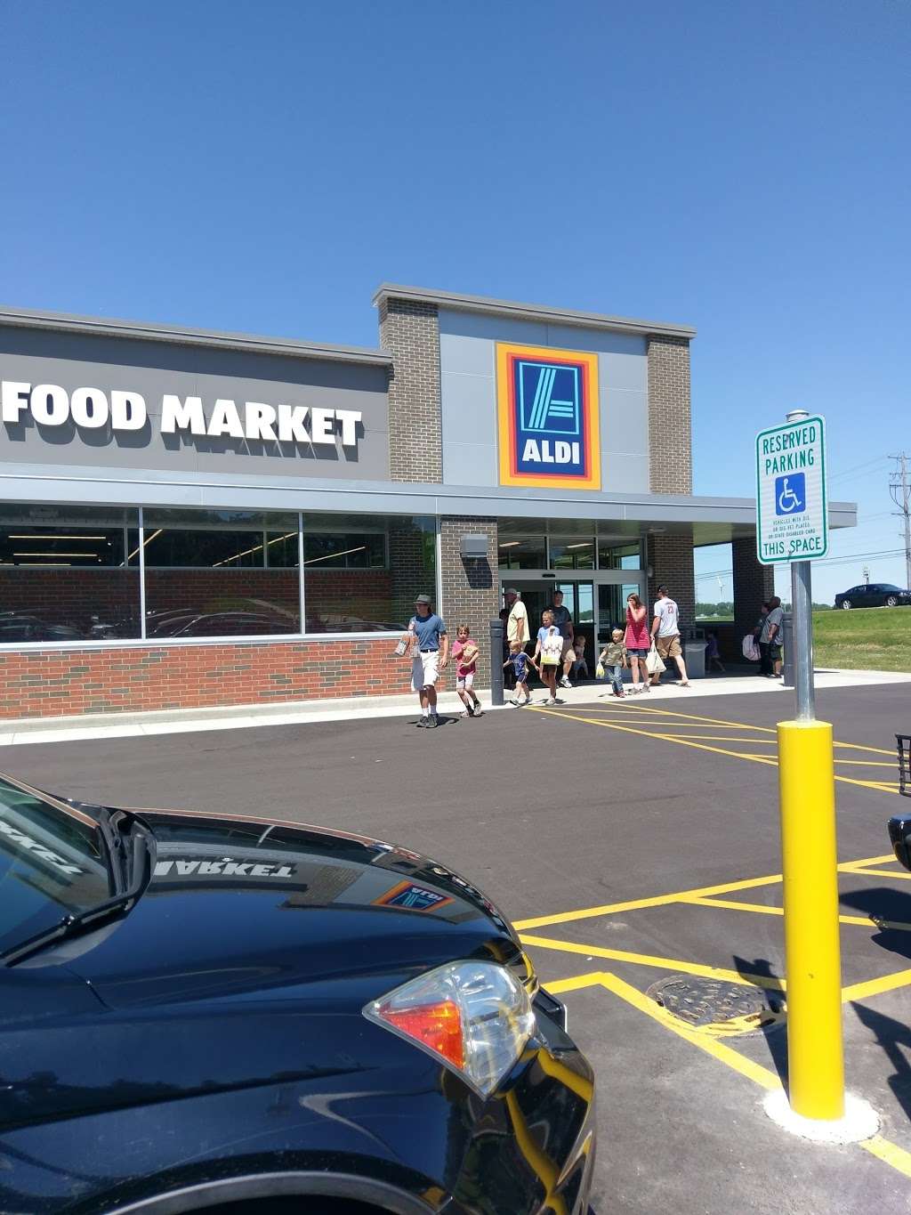 ALDI | 6925 Durand Ave, Racine, WI 53406, USA | Phone: (855) 955-2534