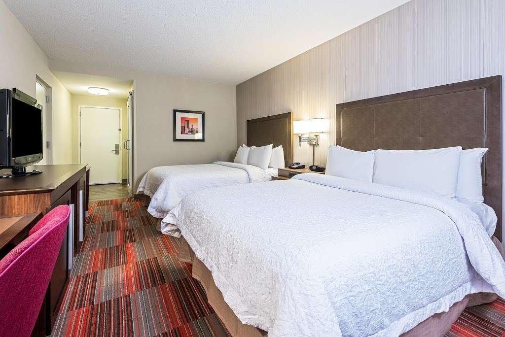 Hampton Inn Charlotte-Uptown | 530 E Martin Luther King Jr Blvd, Charlotte, NC 28202 | Phone: (704) 373-0917