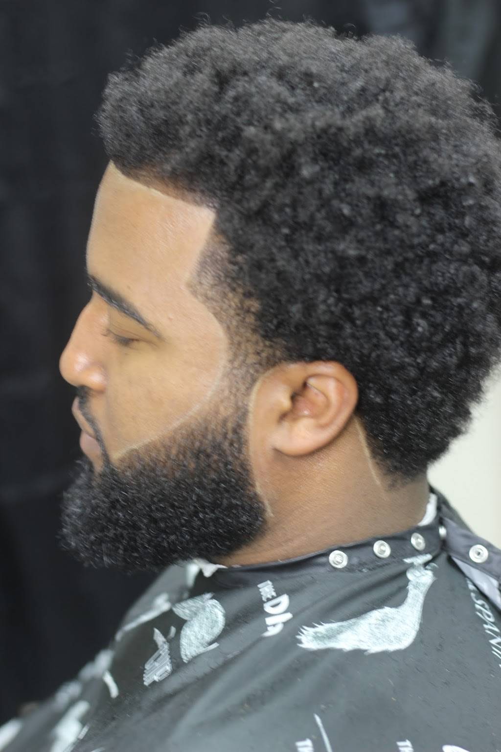 Above The Average Barber | 805 Washington Dr Ste C1, Arlington, TX 76011, USA | Phone: (817) 353-0968