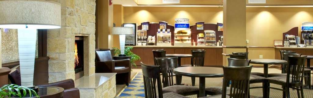 Holiday Inn Express & Suites Houston Energy Corridor-W Oaks | 2205 Barker Oaks Dr, Houston, TX 77077 | Phone: (281) 497-9888