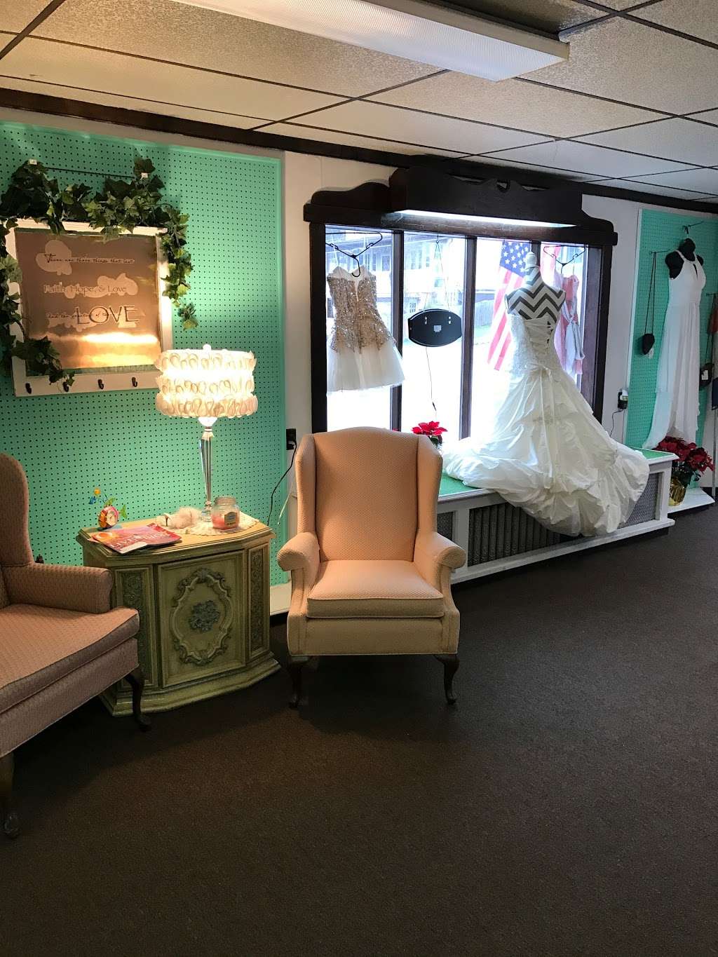 Ky-Belle Boutique Formal/Bridal Wear Consignment | 334 E Catawissa St, Nesquehoning, PA 18240, USA | Phone: (570) 273-5550