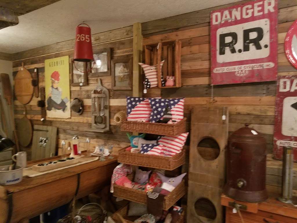Rust and Feathers | 14928 James Monroe Hwy, Leesburg, VA 20176, USA | Phone: (703) 737-6700