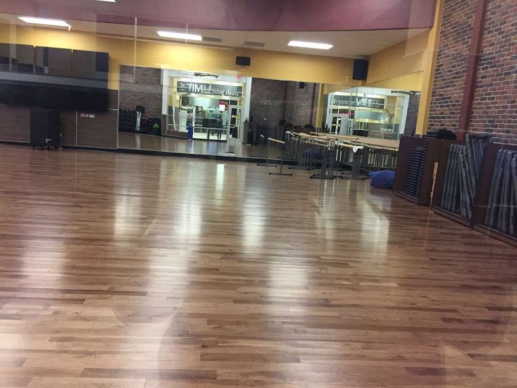 24 Hour Fitness Super Sport Club, 4112 FM 762 Rd