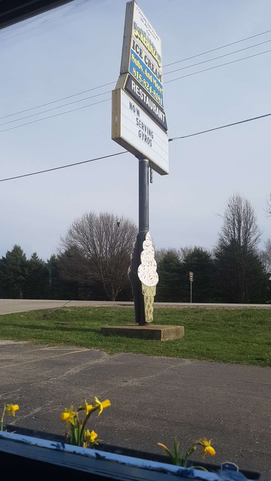 Screamers Ice Cream, 408 E Comanche Ave, Shabbona, IL 60550, USA