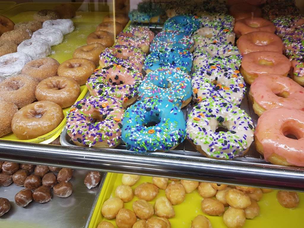 Super Donuts | 3929 Cibolo Valley Dr #210, Cibolo, TX 78108, USA | Phone: (210) 659-7883