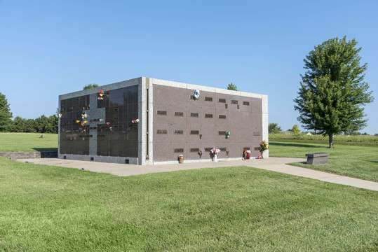 Shawnee Mission Mem Gardens | 23215 W 75th St, Shawnee, KS 66227, USA | Phone: (913) 441-3300