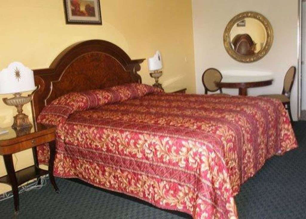 Rodeway Inn | 15366 La Paz Dr, Victorville, CA 92395, USA | Phone: (760) 243-5757