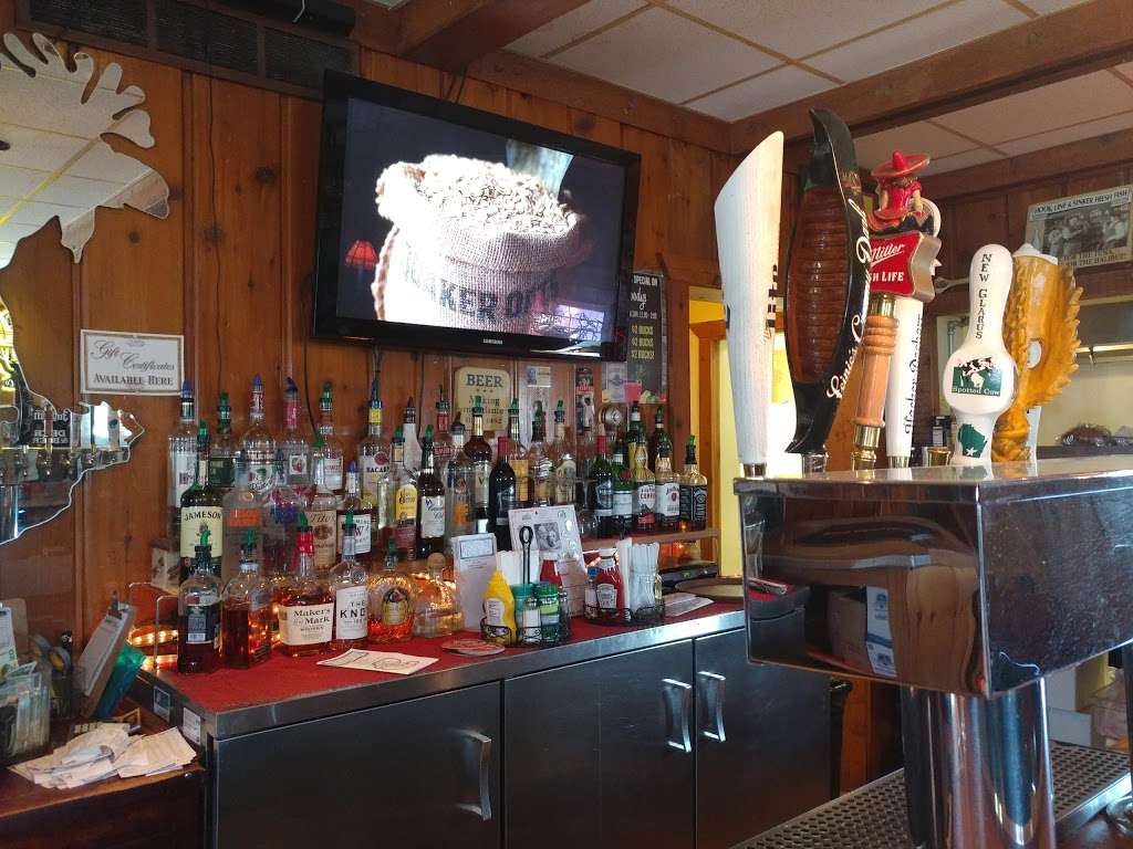 Cabbage Heads Tavern & Grill | 3311 Co Hwy H, Franksville, WI 53126, USA | Phone: (262) 321-0622