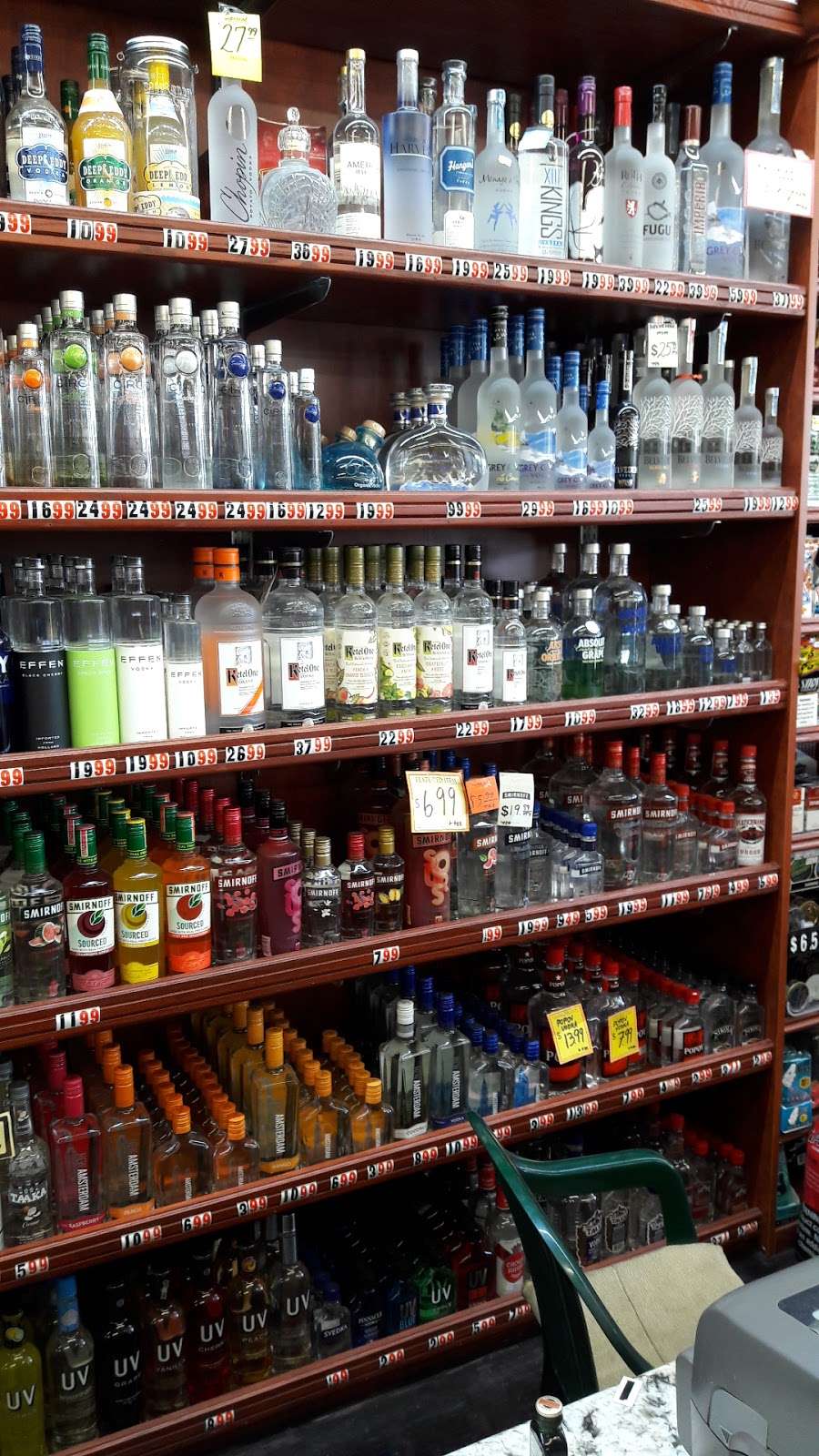 J & J Liquor | 31087 Riverside Dr, Lake Elsinore, CA 92530 | Phone: (951) 674-6742