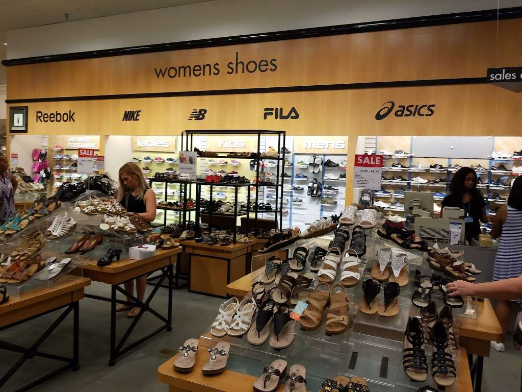 Boscovs | 1365 N Dupont Hwy, Dover, DE 19901, USA | Phone: (302) 734-9210