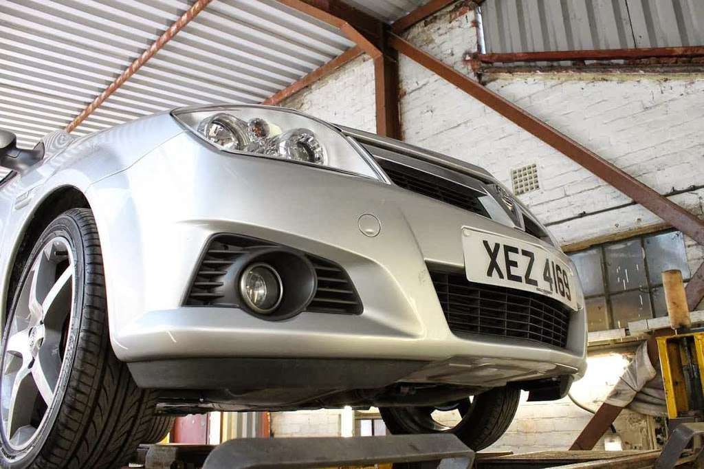 Horsham MOT Testing | CCM ,, Rusper Rd, Rusper, Horsham RH11 0LJ, UK | Phone: 01403 295950