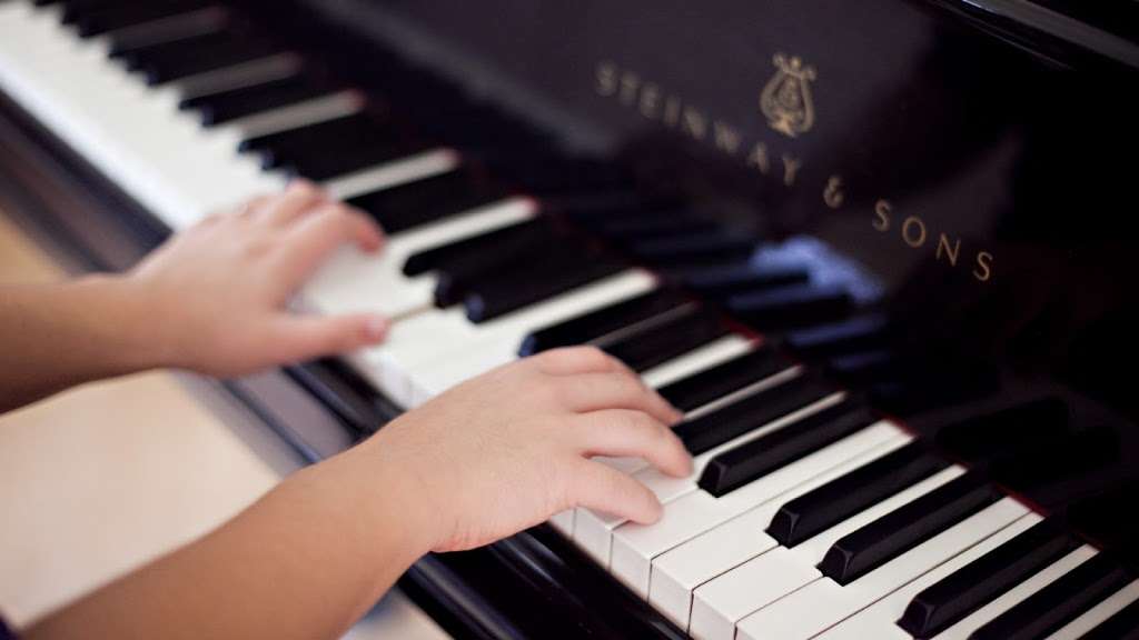 Piano Lessons | 4433 Leydon Ave, Woodland Hills, CA 91364, USA | Phone: (818) 235-4203