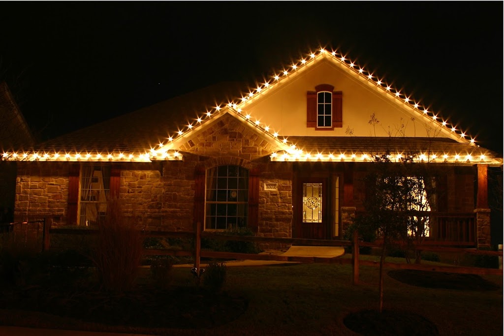 Dennington Decor Holiday Lighting | 3802 Prairie Ln, Austin, TX 78728, USA | Phone: (512) 872-5937