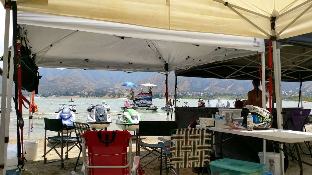 La Laguna Resort & Boat Launch | 32040 Riverside Dr, Lake Elsinore, CA 92530 | Phone: (951) 471-1212