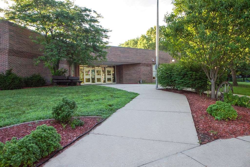 Santa Fe Trail Elementary School | 1301 Windsor St, Independence, MO 64055 | Phone: (816) 521-5450