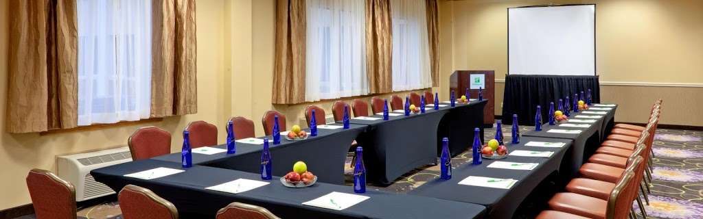 Holiday Inn Clark - Newark Area | 36 Valley Rd, Clark, NJ 07066, USA | Phone: (732) 574-0100