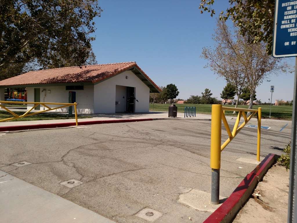 Manzanita Heights Park | 431 Mesa Verde Ave, Palmdale, CA 93551, USA | Phone: (661) 267-5611