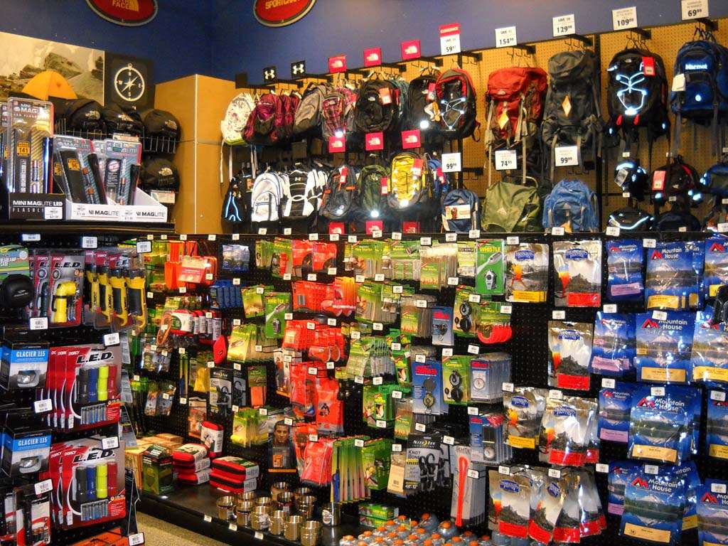 DICKS Sporting Goods | 500 W Germantown Pike, Plymouth Meeting, PA 19462, USA | Phone: (610) 260-4400