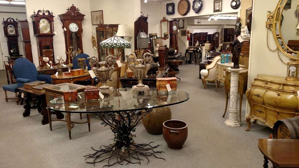 R. Beauchamp Antiques | 16405 Westfield Blvd, Westfield, IN 46074, USA | Phone: (317) 896-3717