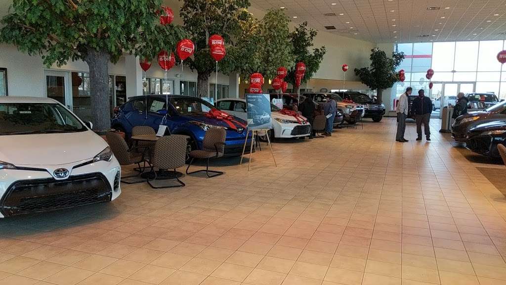 Andy Mohr Toyota | 8941 E US Hwy 36, Avon, IN 46123, USA | Phone: (317) 713-8181