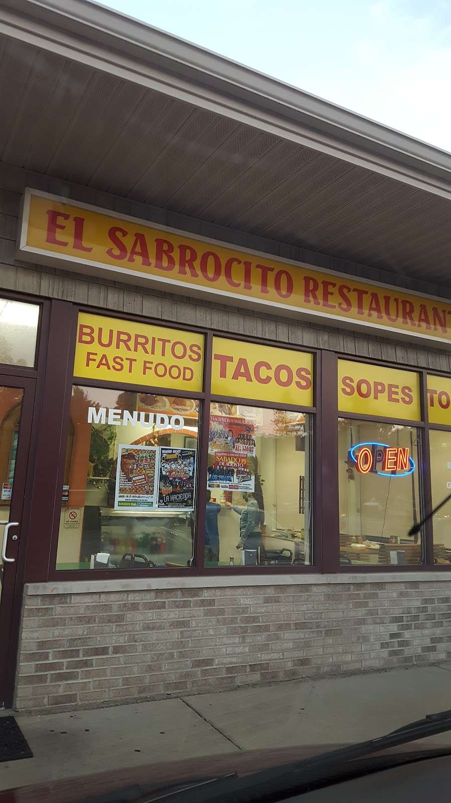 El Sabrocito Mexican Restaurant | 2941 Sunset Ave, Waukegan, IL 60087, USA | Phone: (847) 596-4599