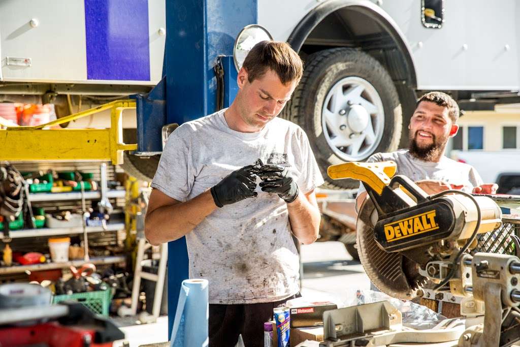 JL Truck Repair | 7634 W Orangewood Ave, Glendale, AZ 85303, USA | Phone: (602) 999-9174