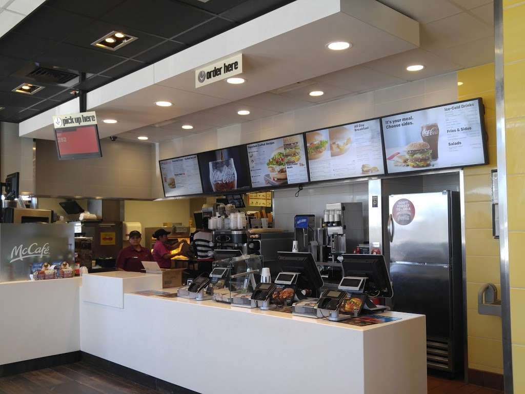 McDonalds | 2503 Almeda Genoa Rd, Houston, TX 77047, USA | Phone: (713) 413-1570