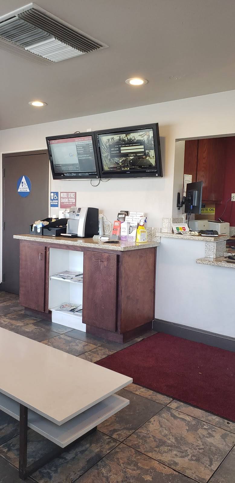 Jiffy Lube | 3896 N Blackstone Ave, Fresno, CA 93726, USA | Phone: (559) 224-5823