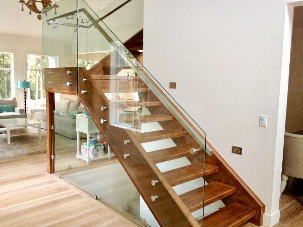 Glass stair railing and frameless glass showerdoors | 161 Buttonwood Dr, Fair Haven, NJ 07704, USA | Phone: (347) 372-8635