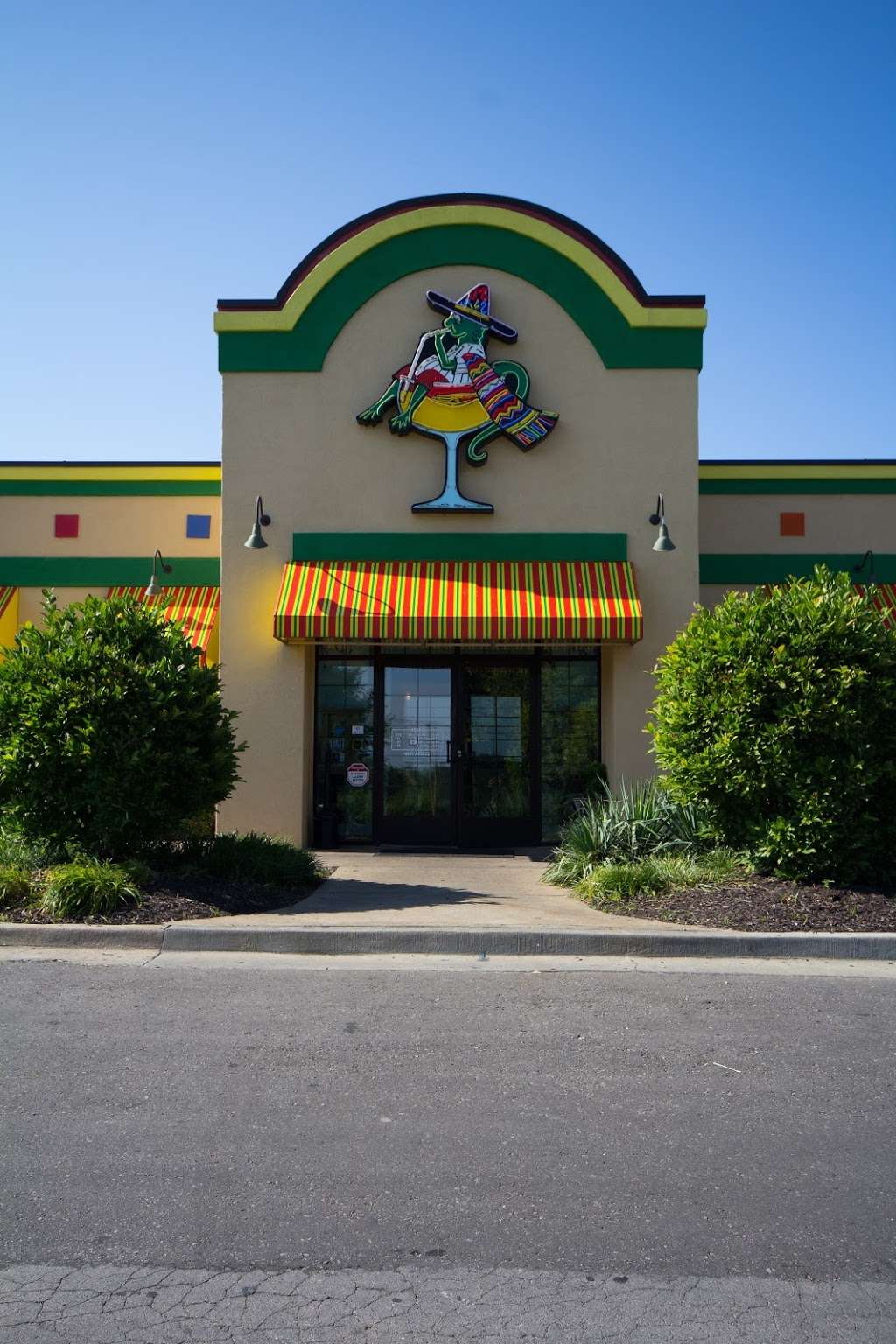 The Salty Iguana Mexican Restaurant | 17717 US-40, Independence, MO 64055, USA | Phone: (816) 350-8003