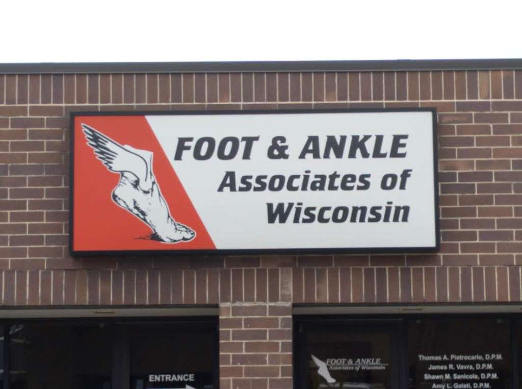 Foot & Ankle Associates-Wisconsin | 2835 N Grandview Blvd # 300, Pewaukee, WI 53072, USA | Phone: (262) 542-3779