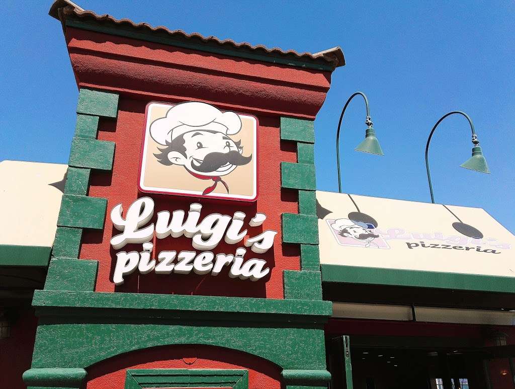 Luigis Pizzeria | Pier 39, Building M, Level, 2, San Francisco, CA 94103 | Phone: (415) 433-0400